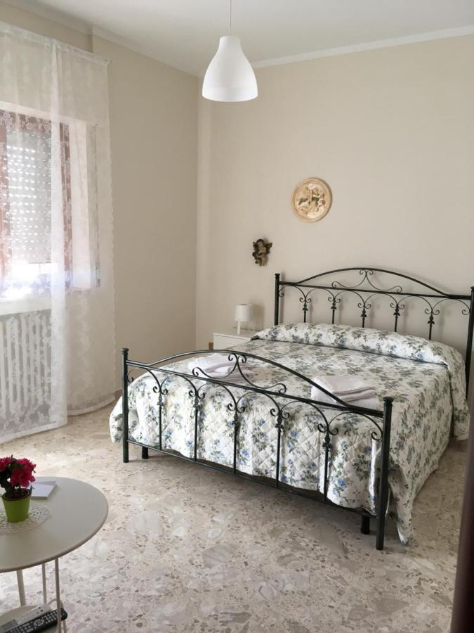 B&B Al Campanile Таранто Екстериор снимка