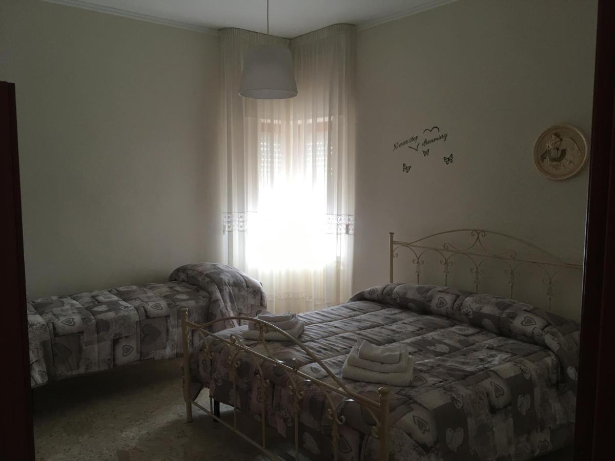 B&B Al Campanile Таранто Екстериор снимка