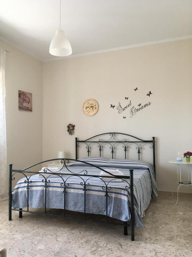 B&B Al Campanile Таранто Екстериор снимка